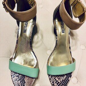 Cosmopolitan Snake Skin Pattern Wedge Heel